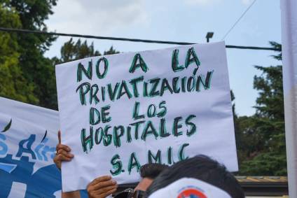 “Queremos un hospital público”: los trabajadores del Cuenca mantienen su postura